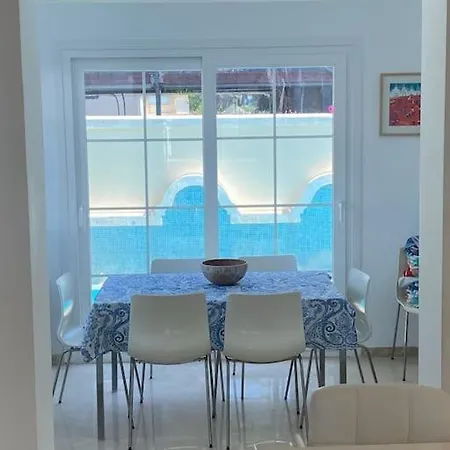 Villa Large Villa, Direct Access To Golden Mile Beaches *