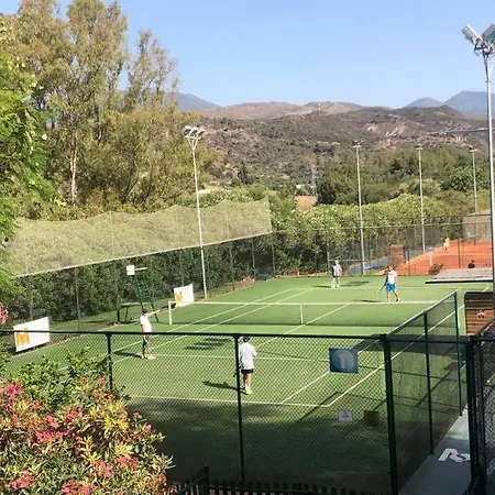Large Villa, Direct Access To Golden Mile Beaches Marbella