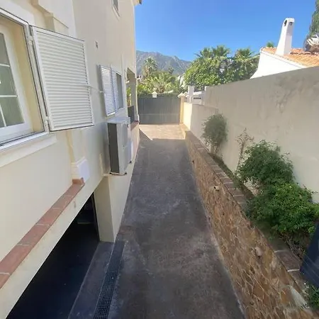Large Villa, Direct Access To Golden Mile Beaches Villa Marbella
